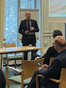 Chares-Antoine Gautier au micro